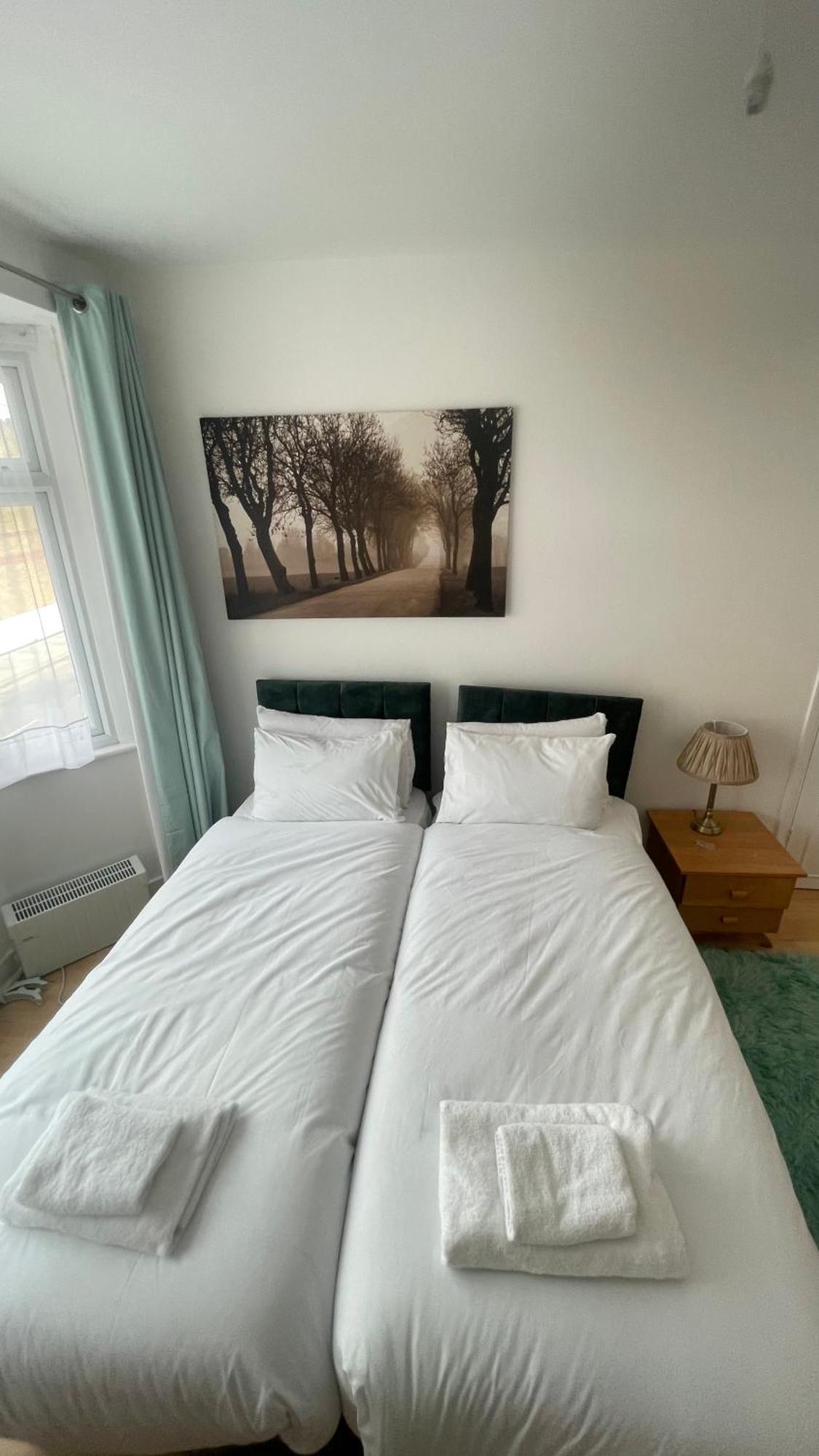 Сasa de vacaciones Onsitestays - 3 Bedroom House Near Tottenham Hale Londres