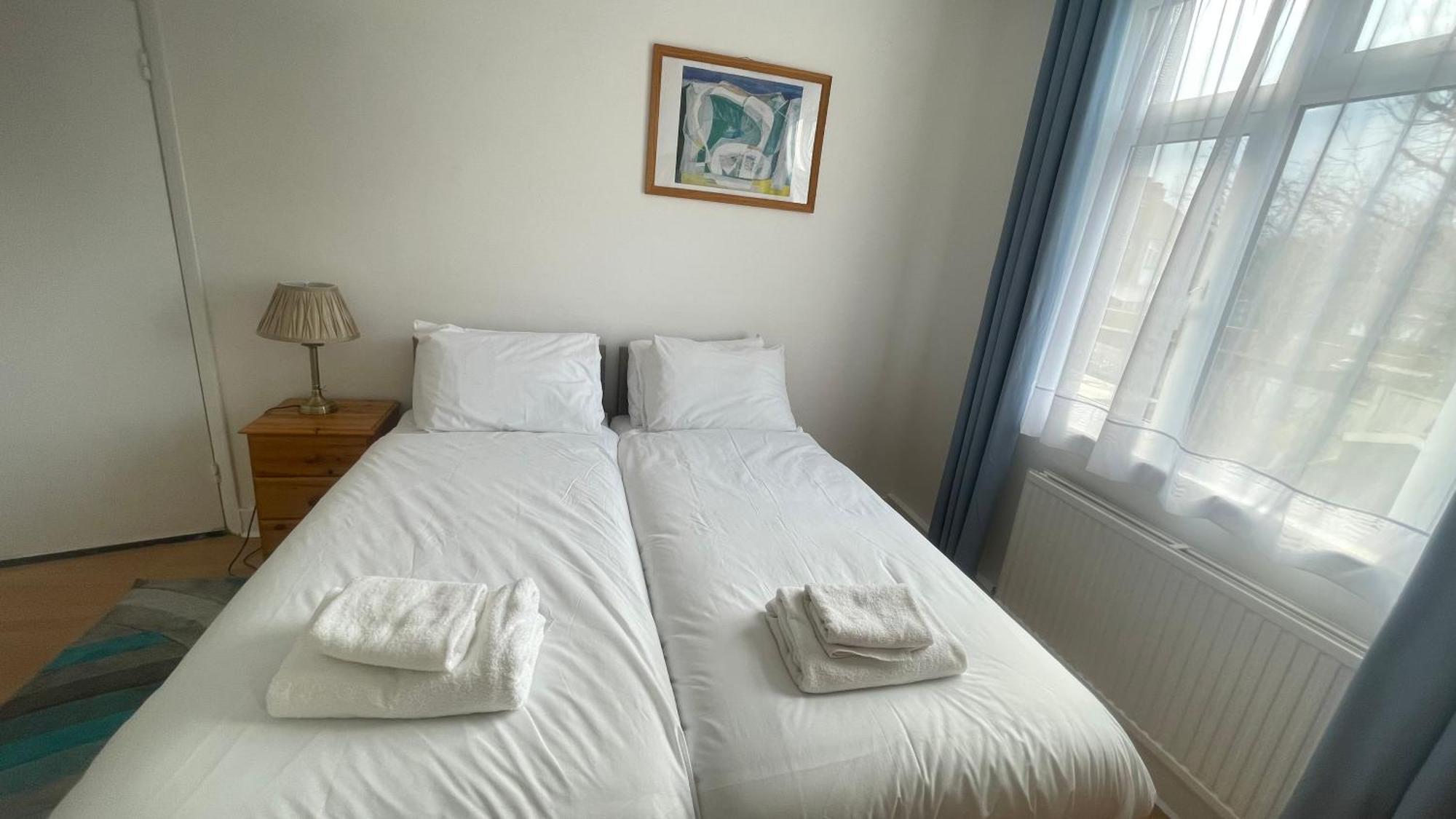 Сasa de vacaciones Onsitestays - 3 Bedroom House Near Tottenham Hale Londres