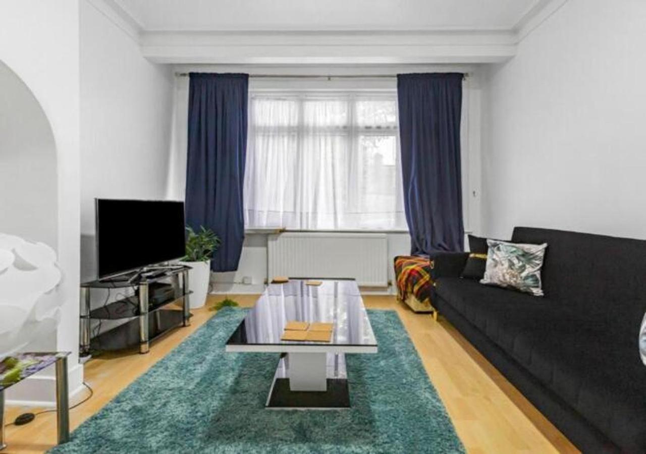 Onsitestays - 3 Bedroom House Near Tottenham Hale * Londres